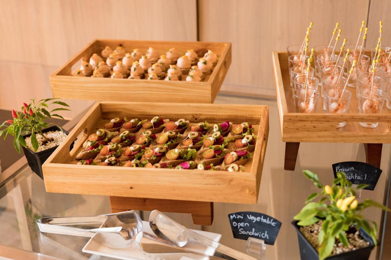 Courtyard By Marriott Colombo Otel Dış mekan fotoğraf
