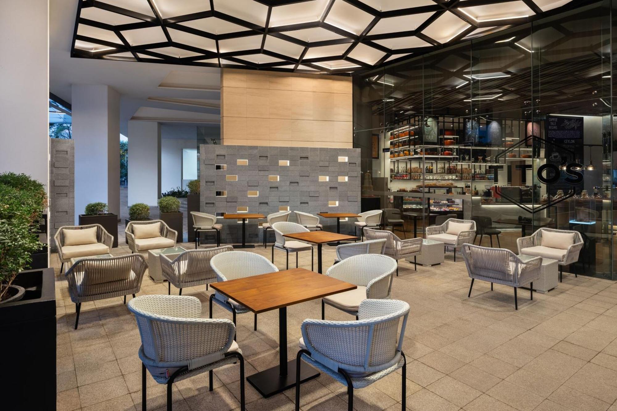 Courtyard By Marriott Colombo Otel Dış mekan fotoğraf