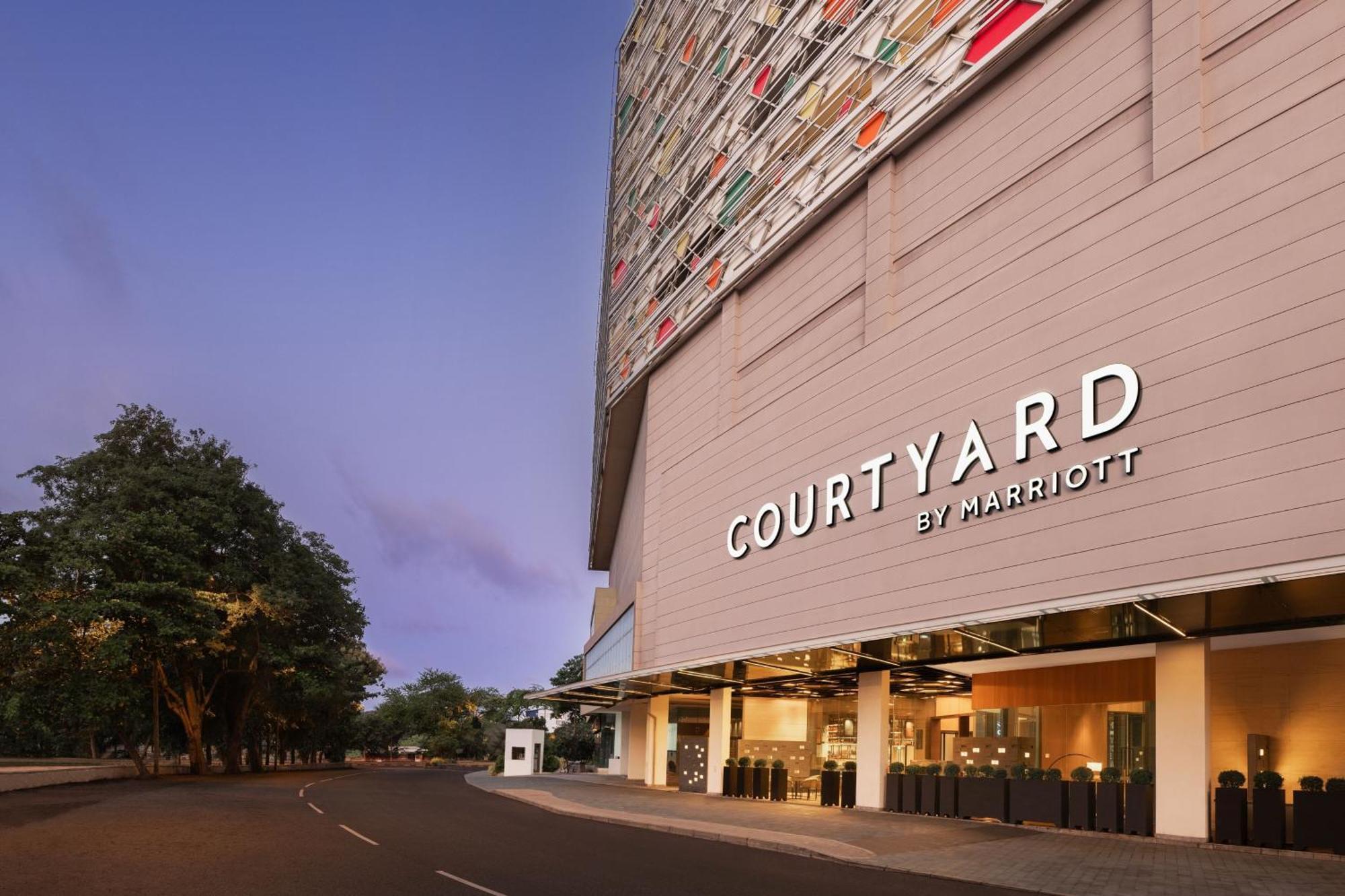 Courtyard By Marriott Colombo Otel Dış mekan fotoğraf